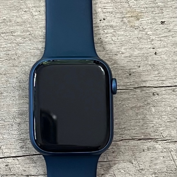 Apple Watch Series 7 45mm - Picture 1 of 2